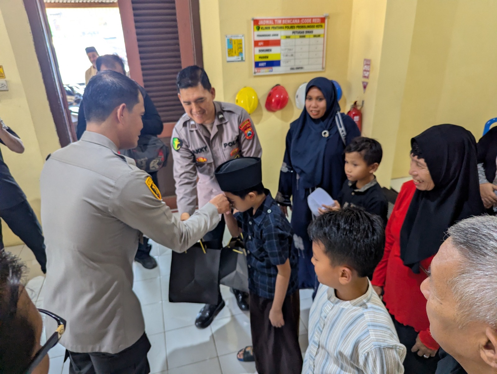 Polri Untuk Masyarakat : Polres Probolinggo Kota Gelar Khitan Gratis Sambut Hari Bhayangkara ke-80