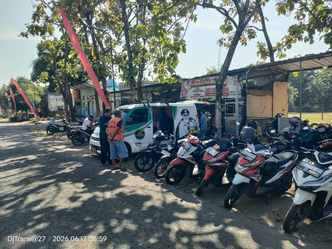 Disambut Antusias Warga, Samsat Keliling II Polres Nganjuk Permudah Pembayaran Pajak di Rejoso