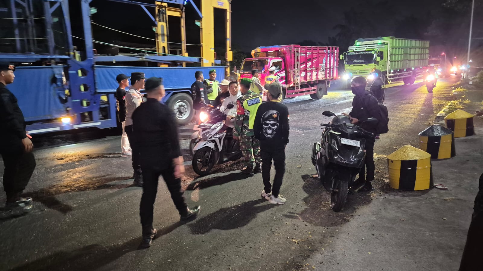 Cegah Gangguan Kamtibmas Polsek Kertosono Gelar Penyekatan Warga Perguruan Silat Di Wilayah Perbatasan