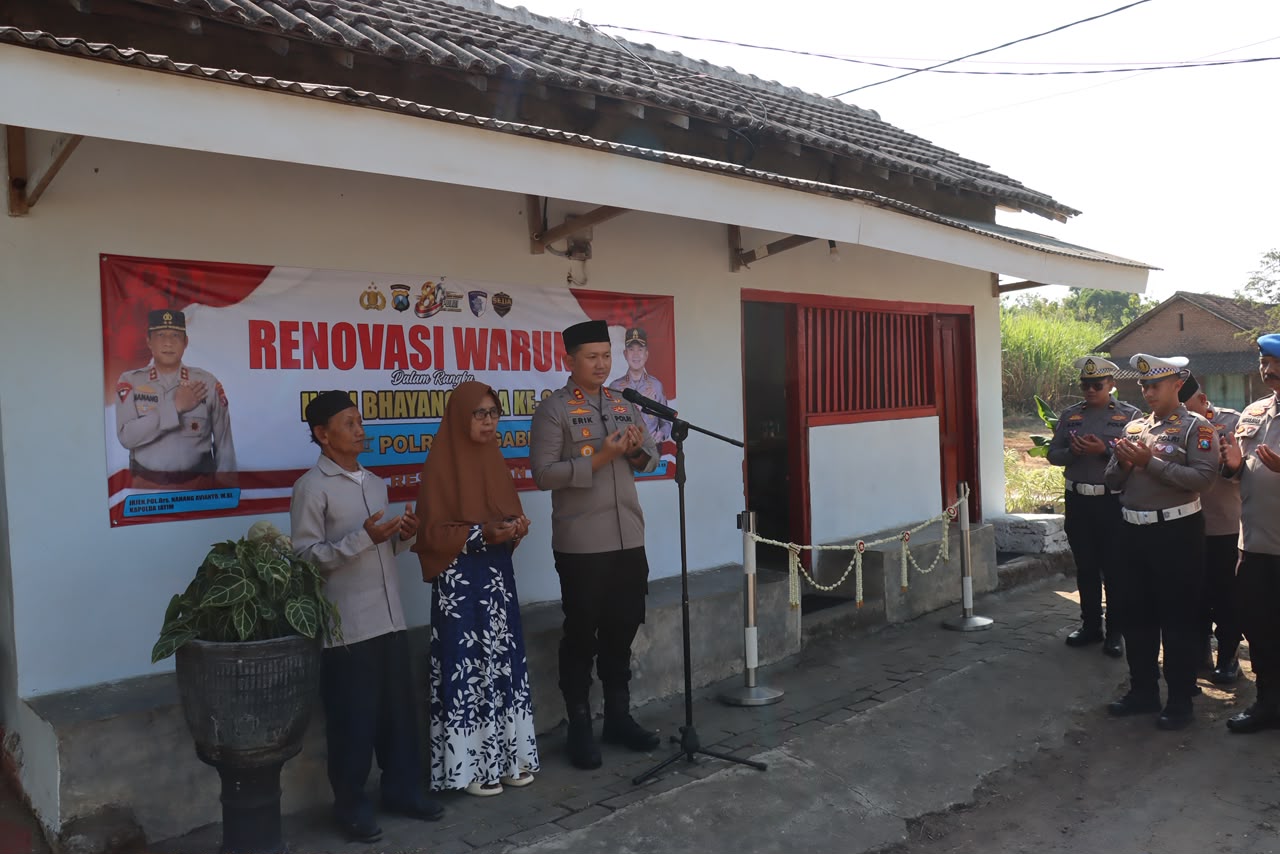 Dukung UMKM, Polres Magetan Renovasi Warung Bu Tiyem di Hari Bhayangkara ke-80