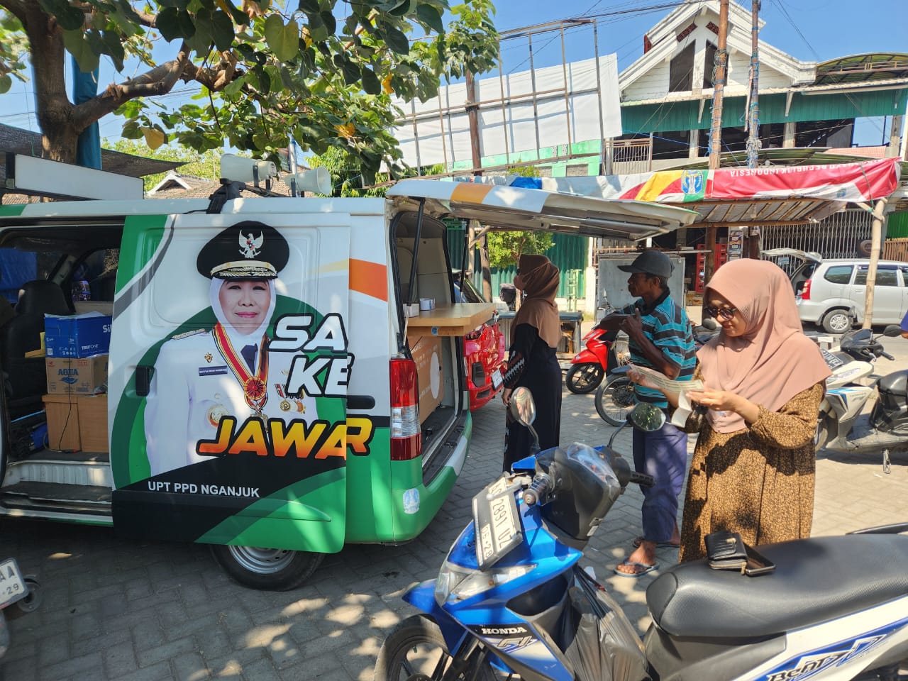 Polantas Menyapa, Samsat Keliling Hadir di Pasar Pace, Permudah Warga Bayar Pajak Kendaraan Tepat Waktu