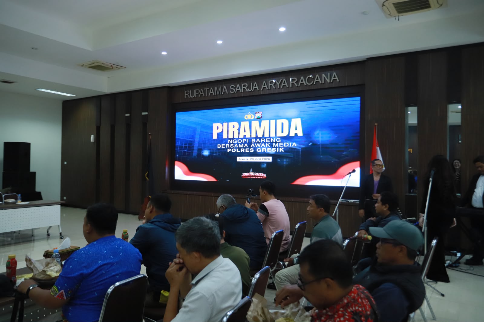 Polres Gresik Gelar Piramida, Perkuat Sinergi Melalui "Ngopi Bareng Media"