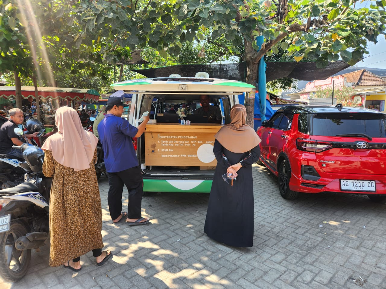 Polantas Menyapa, Samsat Keliling Hadir di Pasar Kerep, Permudah Layanan Pajak Kendaraan