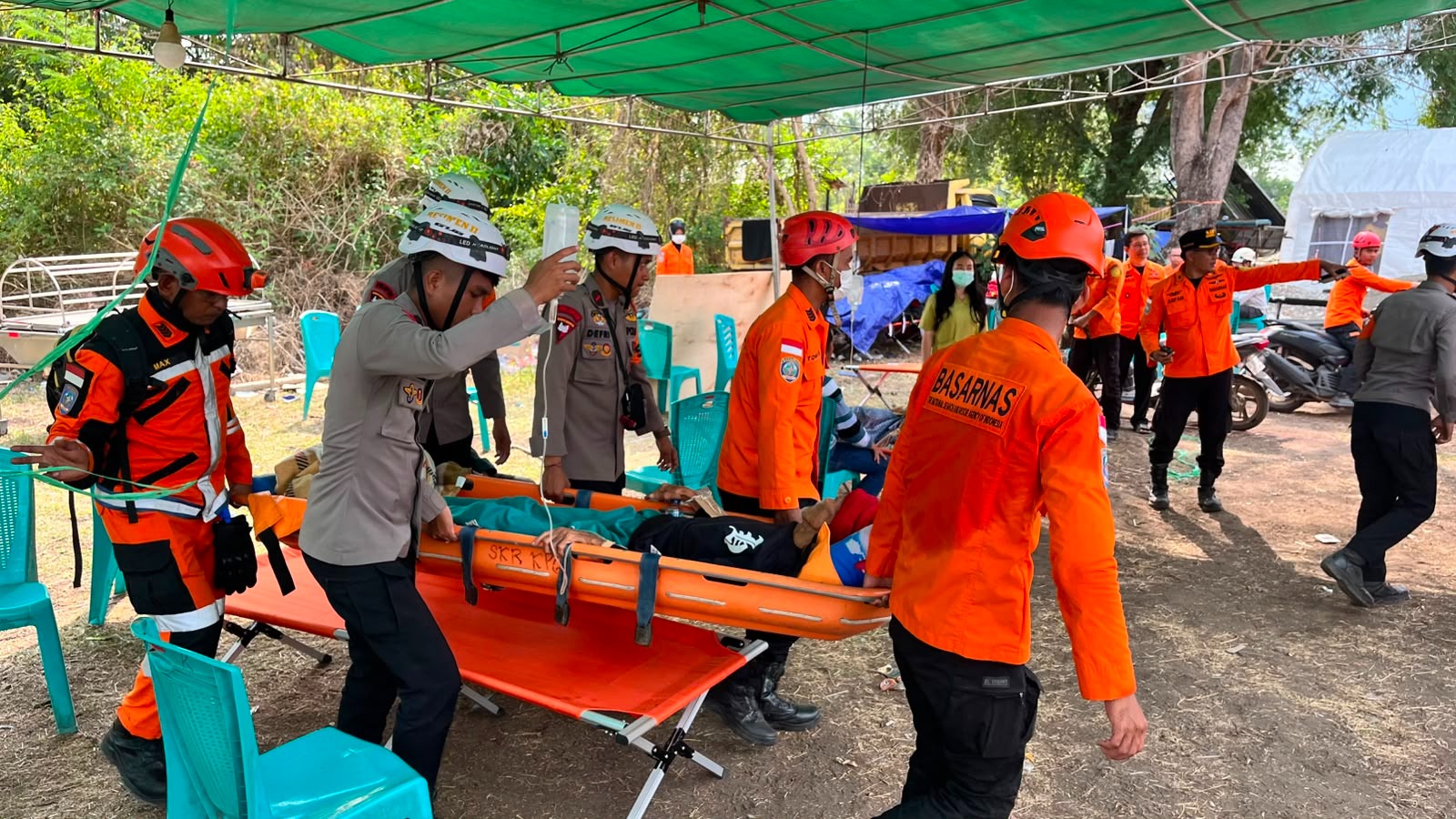 Peringati HUT ke-81 RI, Polres Pasuruan Kota Salurkan Air Bersih untuk Warga Pesisir