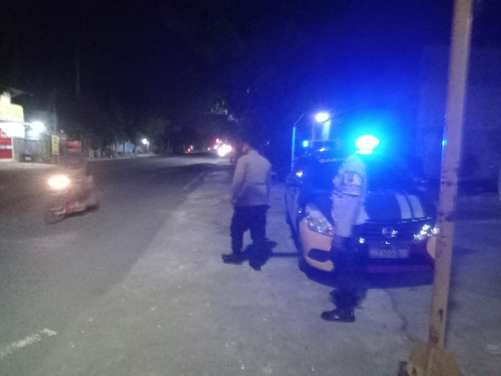 Hadir di Tengah Masyarakat, Polsek Nganjuk Kota Gelar Blue Light Patrol hingga Dini Hari